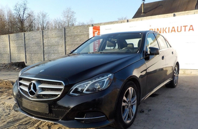 Mercedes-Benz Klasa E cena 25900 przebieg: 305787, rok produkcji 2015 z Łochów małe 667